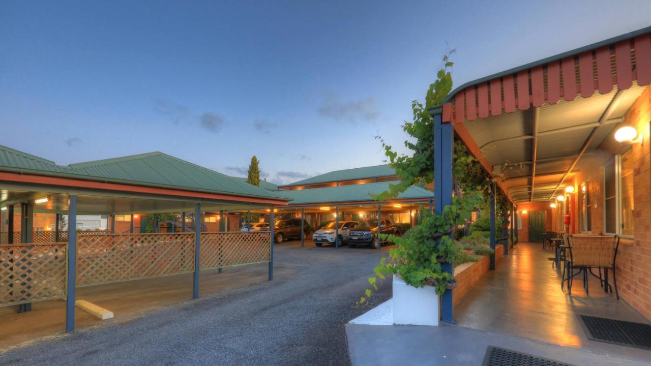The Vines Motel & Cottages Станторп Экстерьер фото